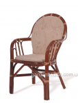Обеденный стул из натурального ротанга с подлокотниками и мягкой спинкой
